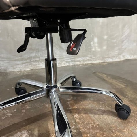 SILLA GIRATORIA PRESIDENTE AL01 (O50) NEGRA